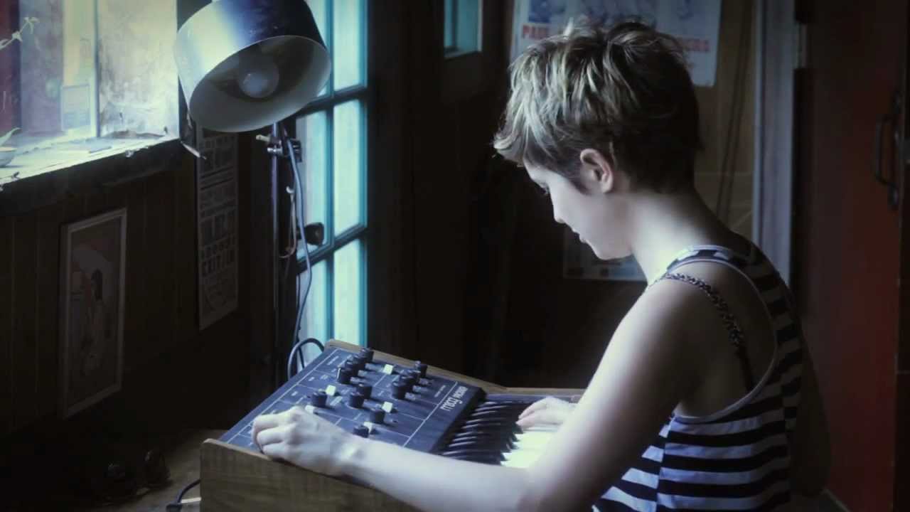 Missy Higgins - Hello, Experimental (Making The Ol' Razzle Dazzle) - Episode 2)