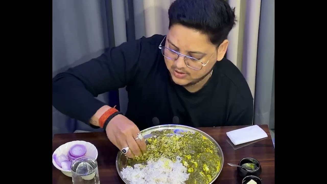 Palak paneer with butter nd rice 😘@Abhimanyumukbang 