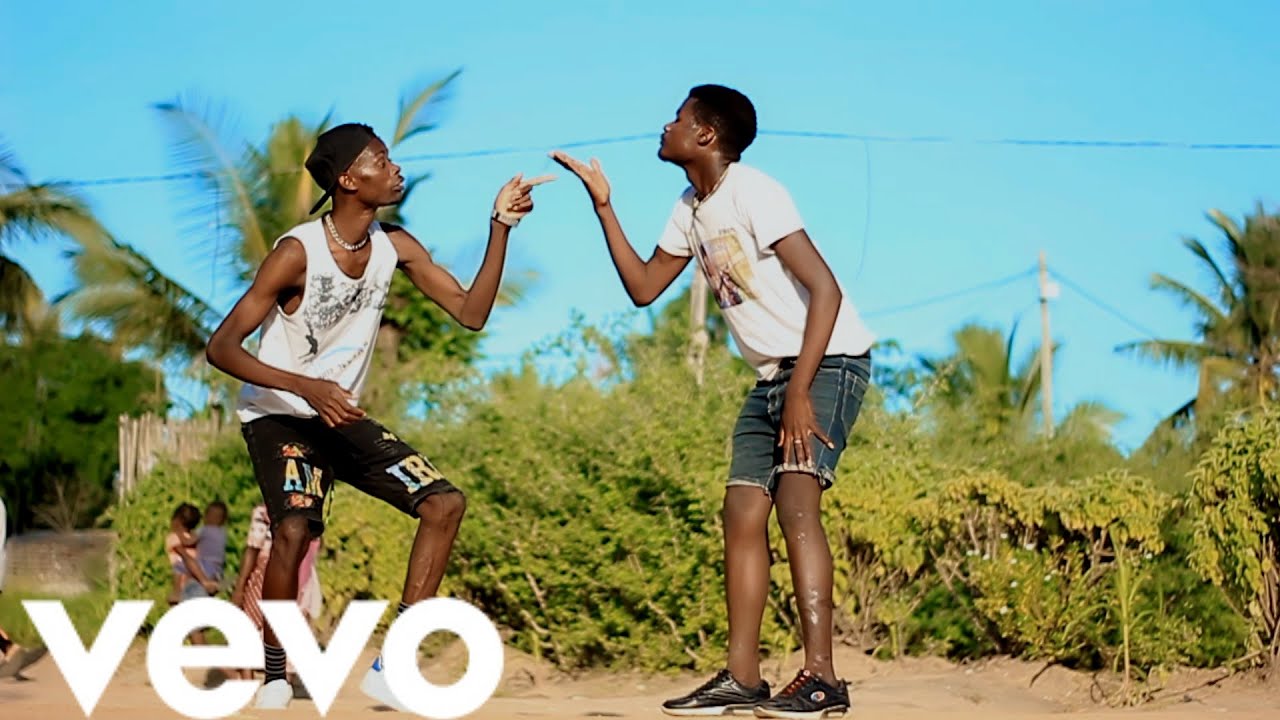 Erasme Vitamina C Dancas De Michael Jackson & Rey Anaconda Oficial Video By Matthava Films 2022