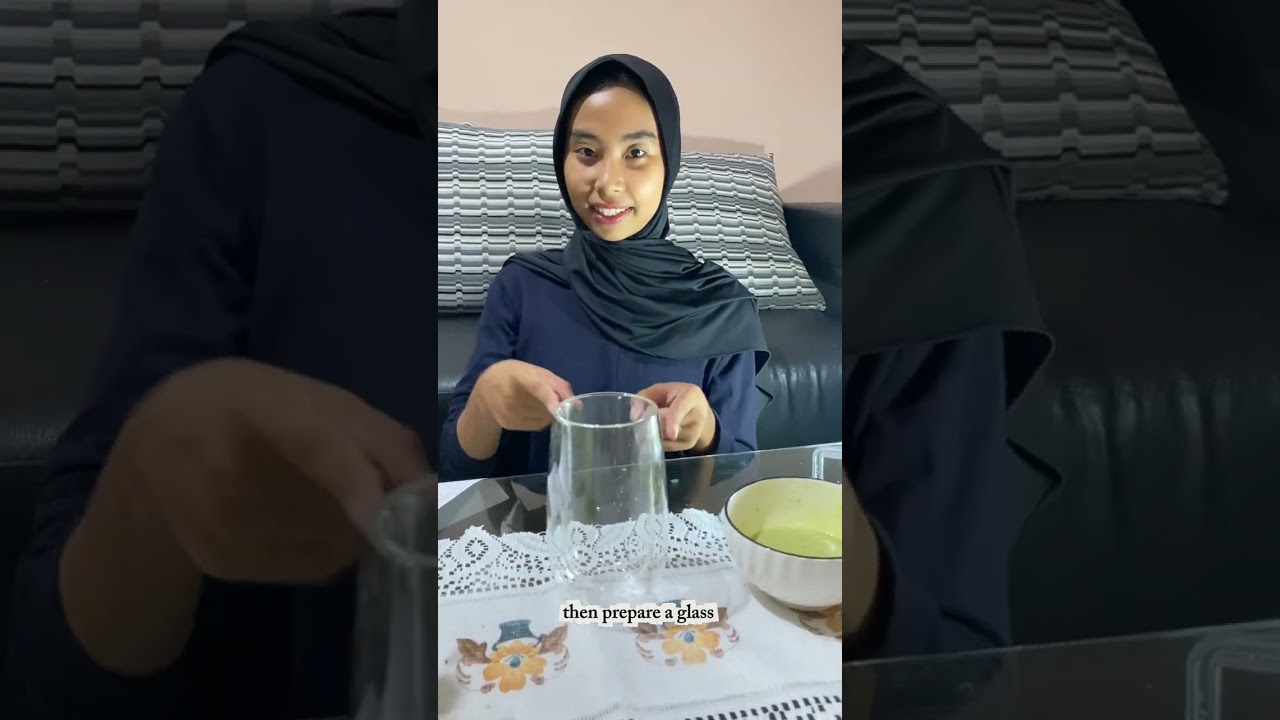 TEKS PROCEDURE ( HOW TO MAKE A GLASS OF FRESH AND CREAMY ICED MATCHA LATTE ) Shera semitaloka XII.1