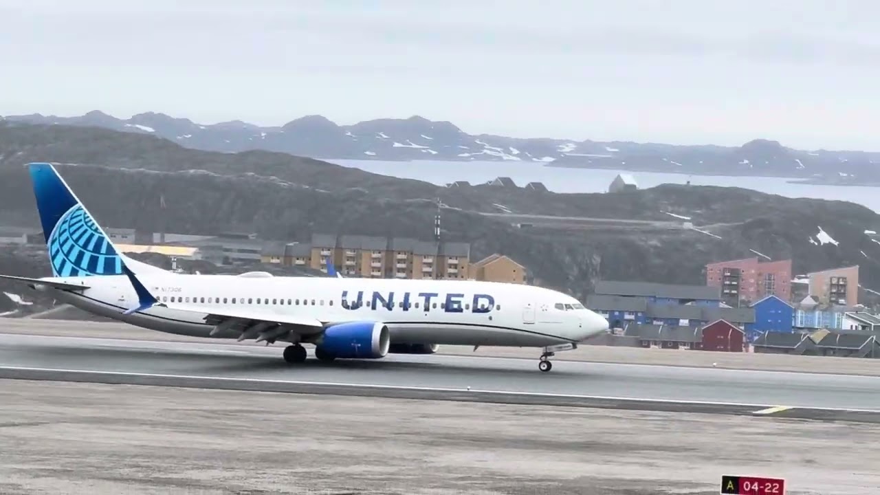 Welcome to Nuuk Greenland United Airlines! United Airlines Boeing 737-8 Max landing in Nuuk Airport
