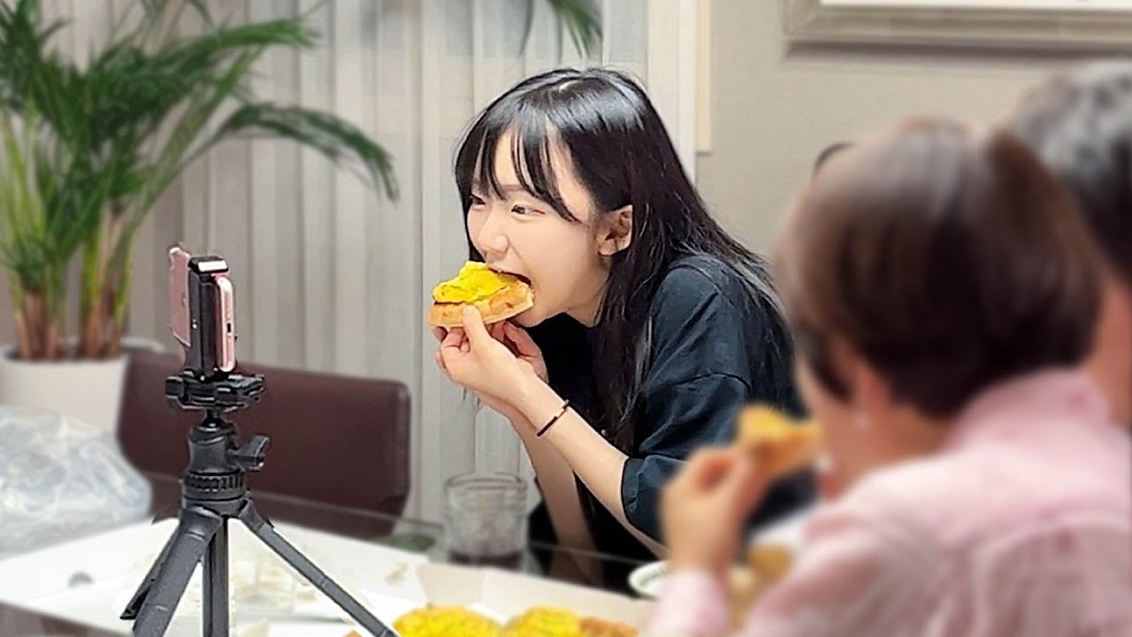 유튜버와 같이 산다면 이런 기분입니다