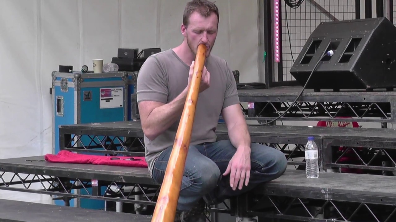 Human Beat Box Didgeridoo Drum n Bass and Rolling Cannabis Joints 😂