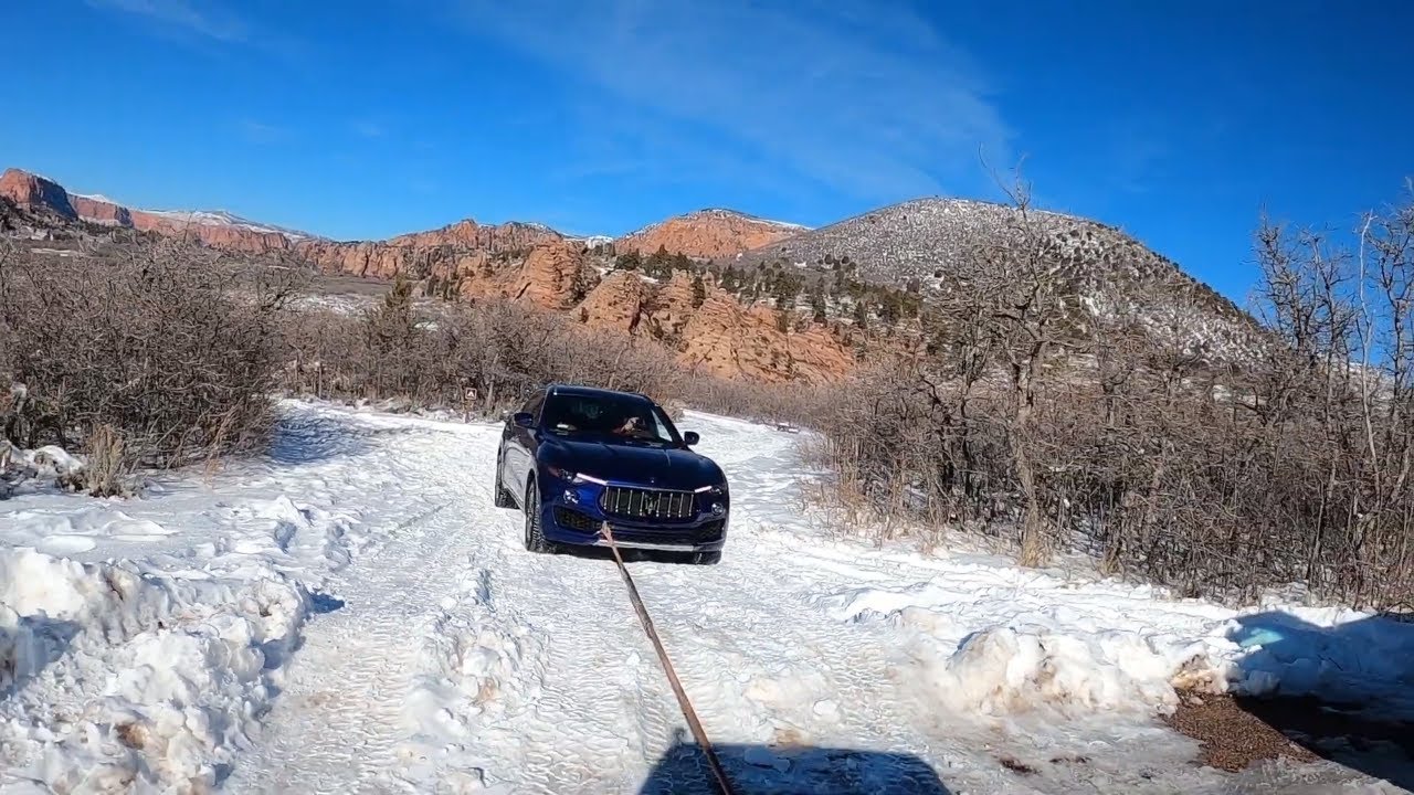 Maserati Levante in the snow, Sprinter in the ditch.