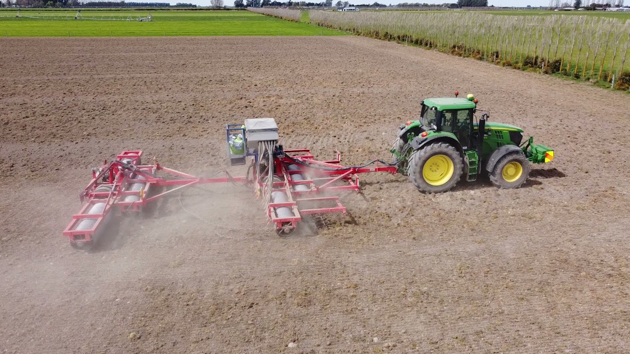 Jackson Holmes Contracting // drilling Grass // John Deere 6175m // Roller Drill