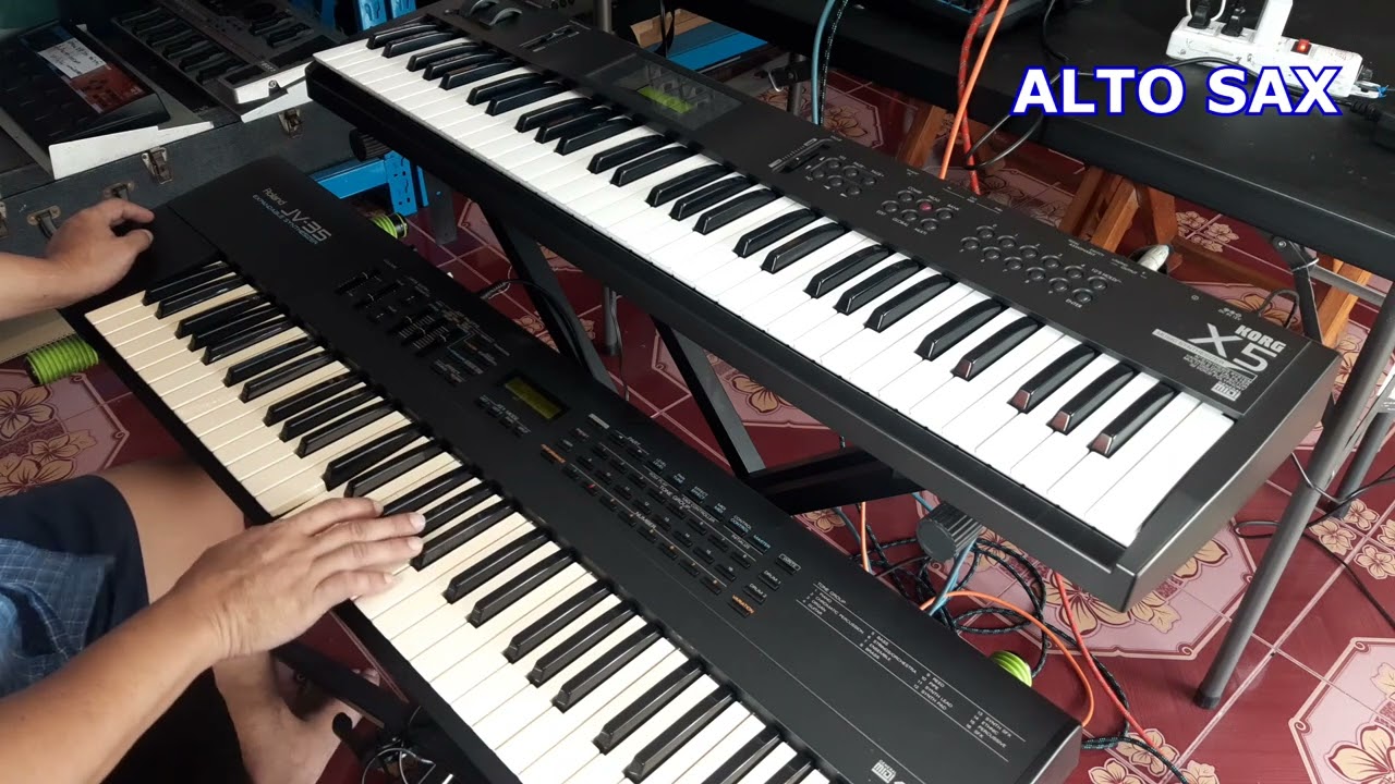 Roland JV-35 vs. KORG X5