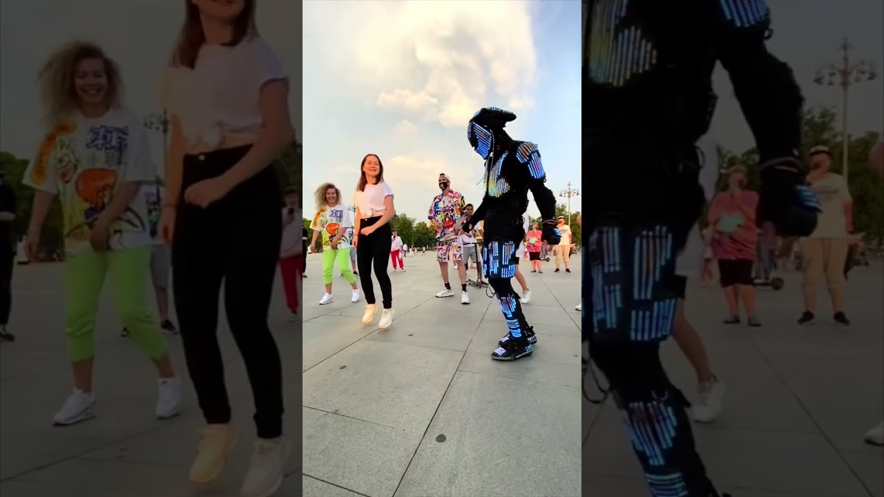TEACHING SHUFFLE ⭐️ GIRL DANCING TREND 😱🔥 NEON MODE !!