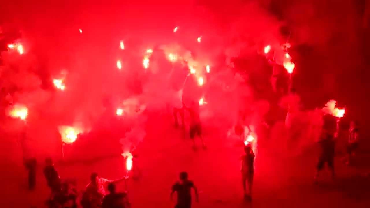 ULTRAS 78° Craquage de Fumigène Cité SOLO 100 Logements Kadiria HD