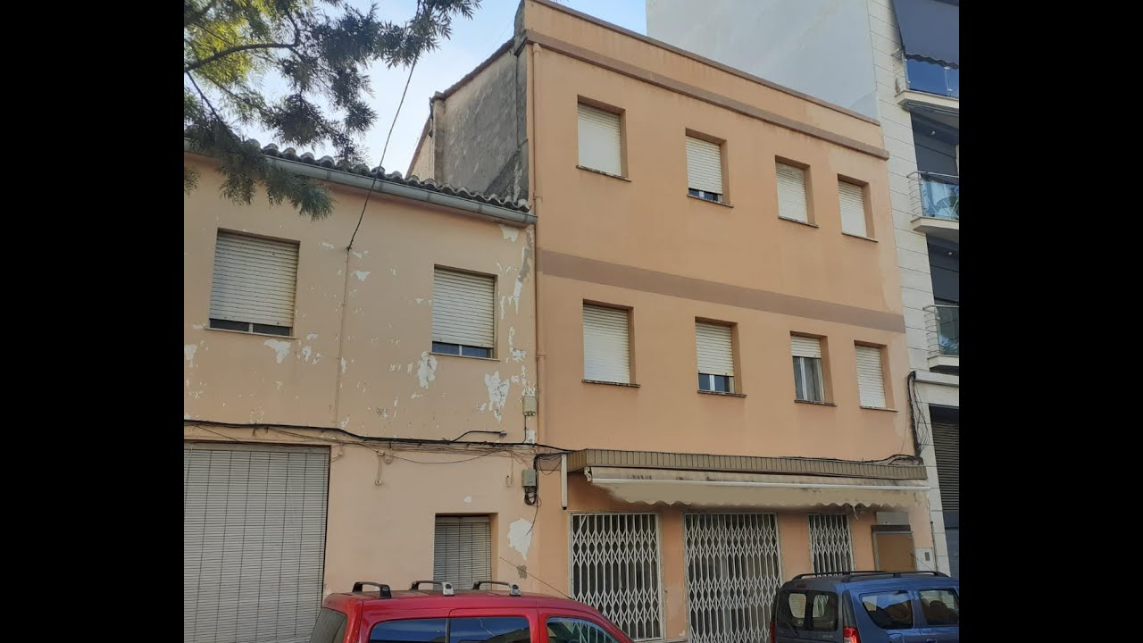 Se vende casa de pueblo - edificio entero con local comercial en centro historico de Gandia 300 000&euro;