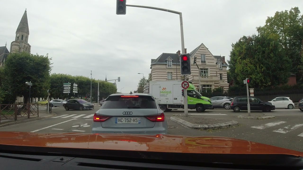 Clouds and rain: Poissy - Dreux - Chartres (VBR-172 Driving in France)
