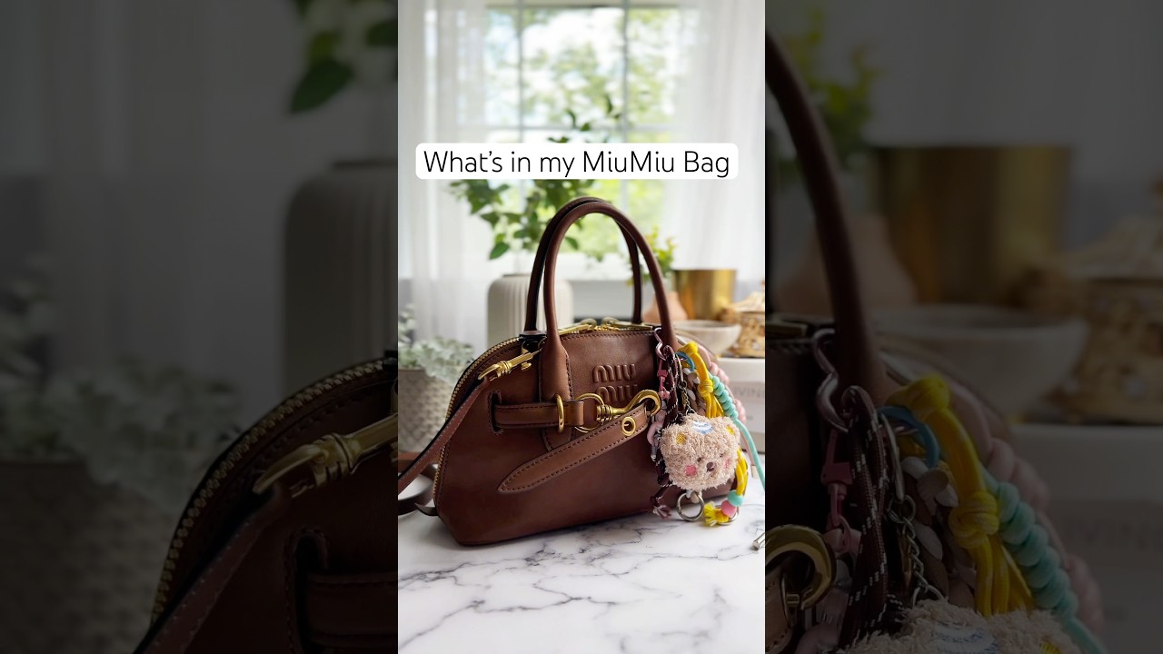 Such a satisfying fit👌#whatsinmybag #miumiu #bagoftheday #botd #organizewithme #asmrrelaxing
