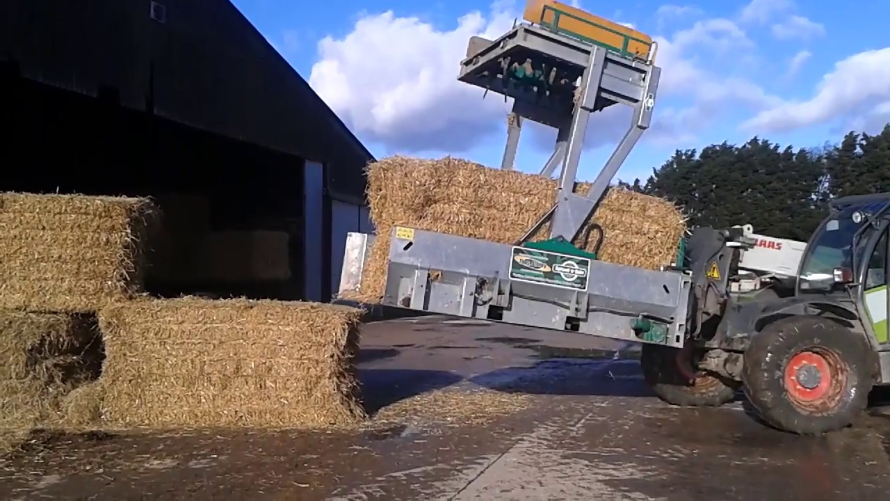 Spreading straw with Spread A Bale