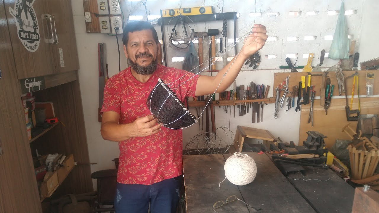 Revestindo cesta de arame com sombrite.
