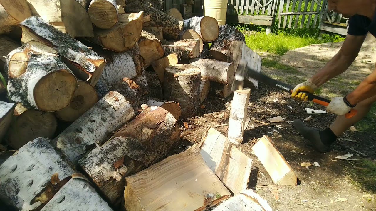 Колем дрова. Fiskars x25 в работе.
