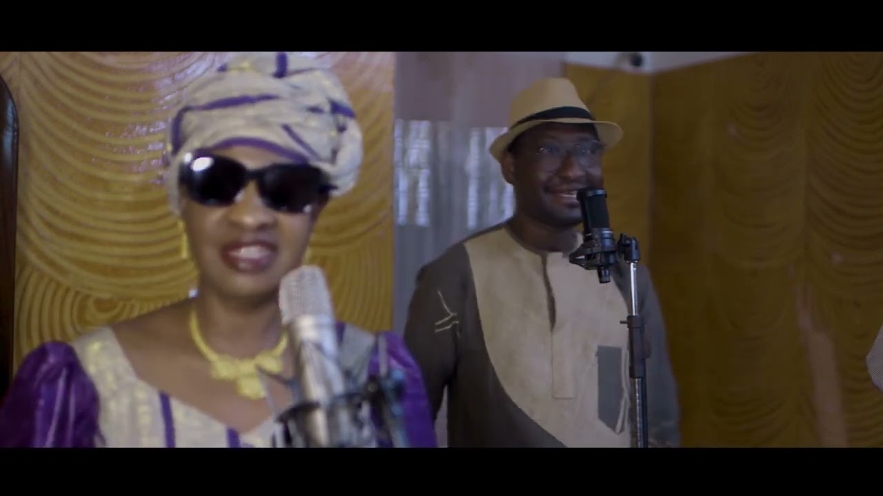 sam bagayoko mogoya featuring Amadou et mariam