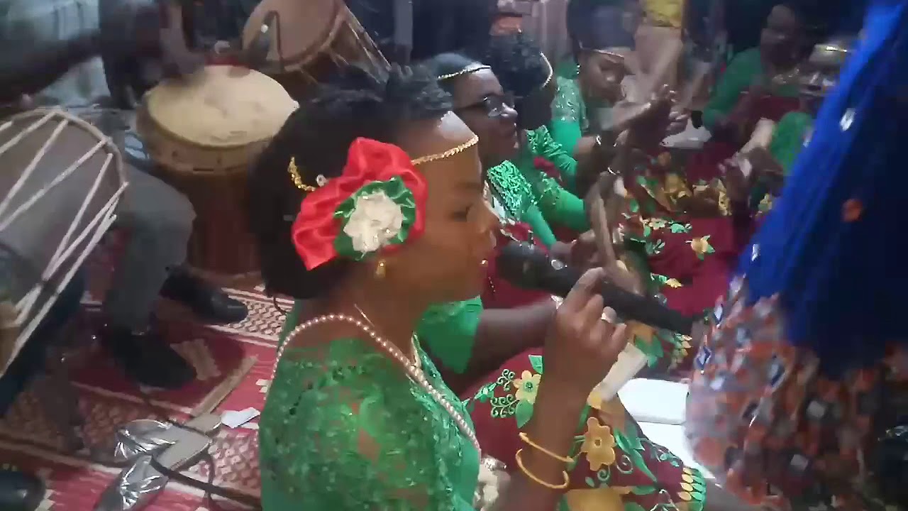 Fleur d'Ylang - Mbiwi Tsingoni Mayotte