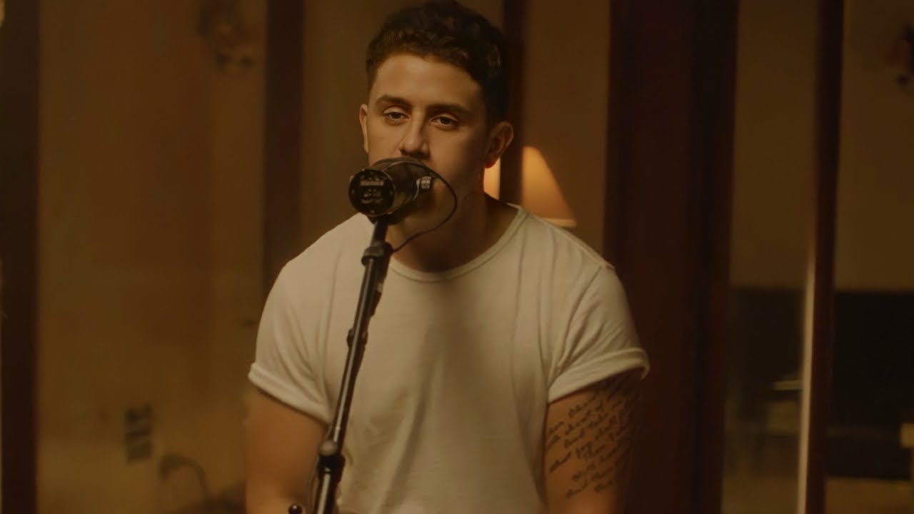 Roman Alexander - Girl Trouble [Live From The Studio]