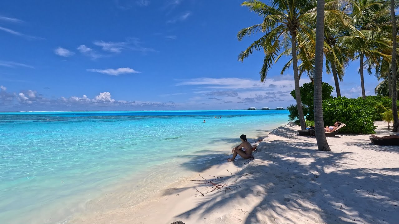 Walking around in Maldives. Beautiful view all around. Stunning Island. Riu Atoll Maldives. Relax. 1