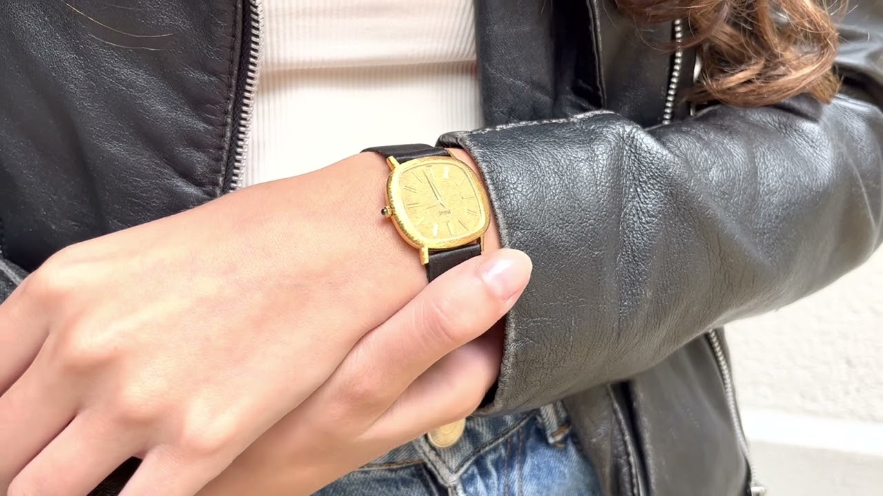 Montre Piaget Extraplate (Ref 9453) en or jaune 18 Cts vers 1980. M&eacute;canique.