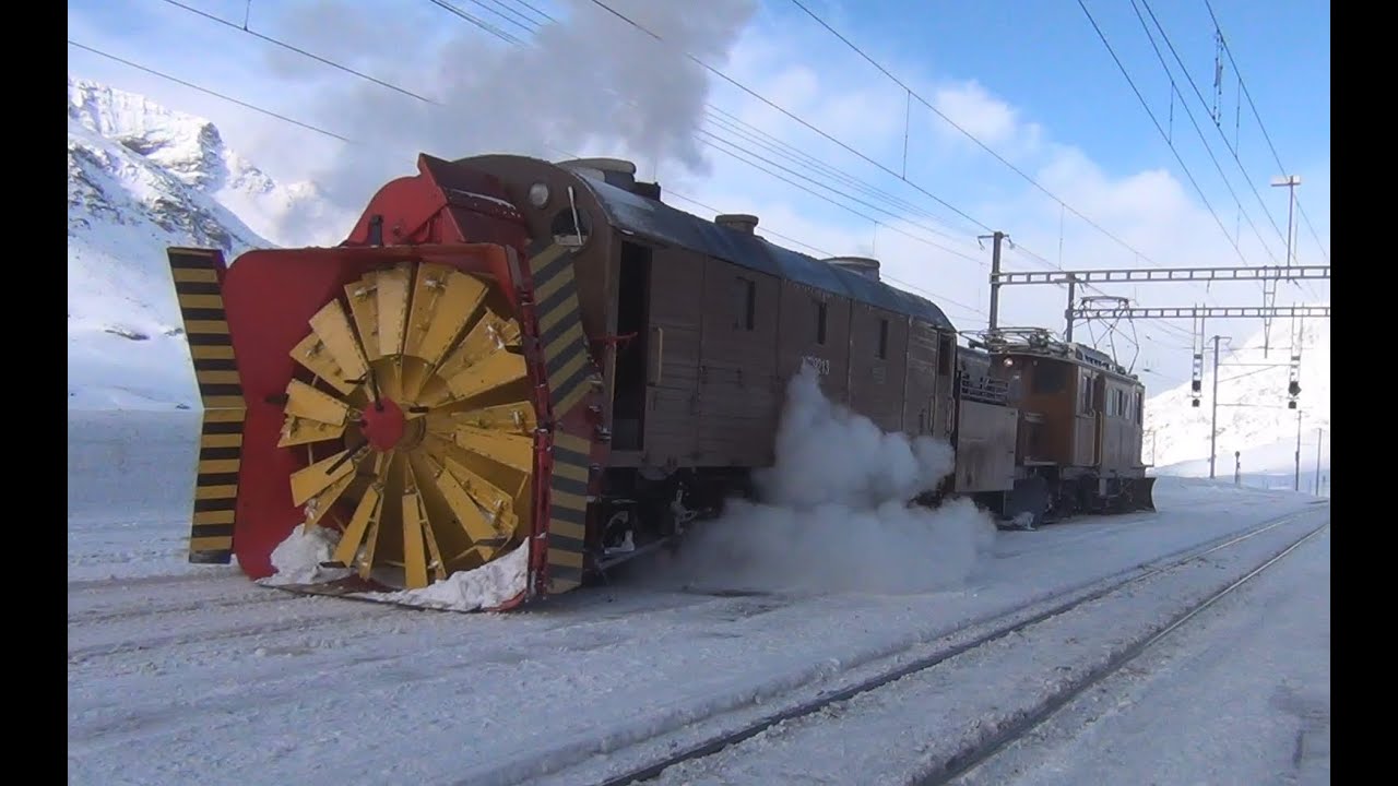 Snow Plowing-trainfart original-Dampfschneeschleuder Xrot d 9213 und Bernina Krokodil - Zug, train