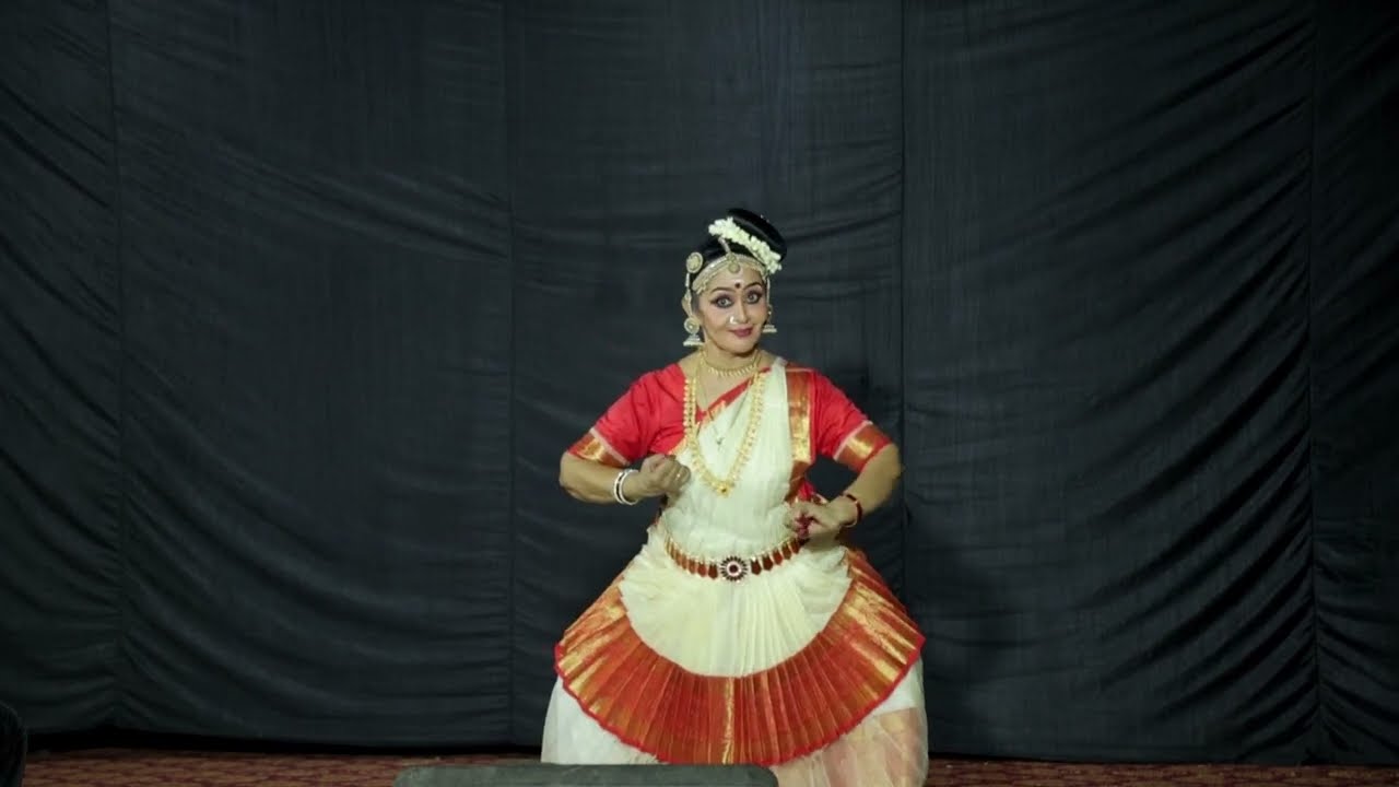 Mohiniyattam performance by Guru Smt Vanaja Manohar
