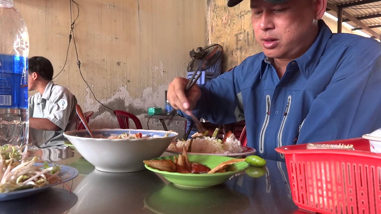 ข้าวราดแกงเมืองเบียนฮัว Bien Hoa street food