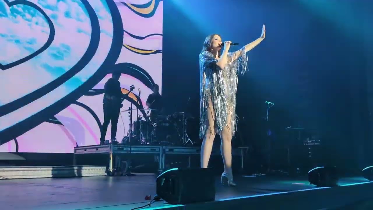 Sophie Ellis-Bextor - Groovejet (If This Ain't Love) (live @ The Forum, Melb, Aust, Feb 2026)