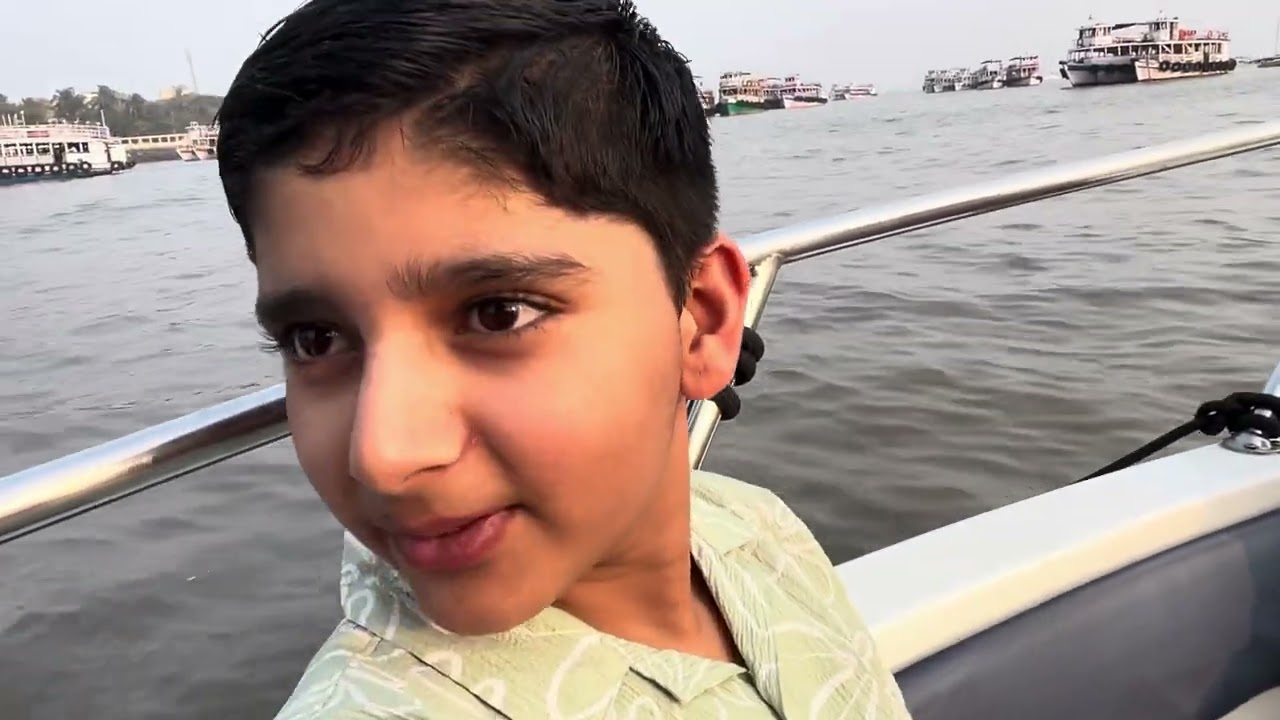 #aj hum sb log gye boating karne #🚣‍♂️🛳️👱‍♀️🚌🌝