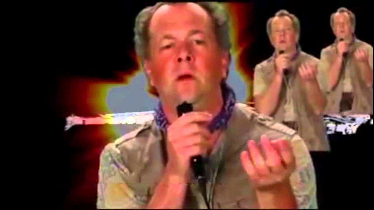 Breaking Bad's Gale sings 