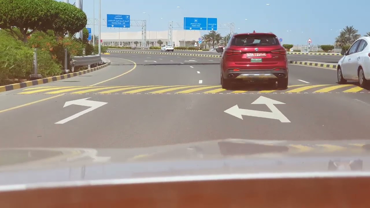 الطريق نحو مطار مسقط الدولي 🌴🌴❤🇴🇲
