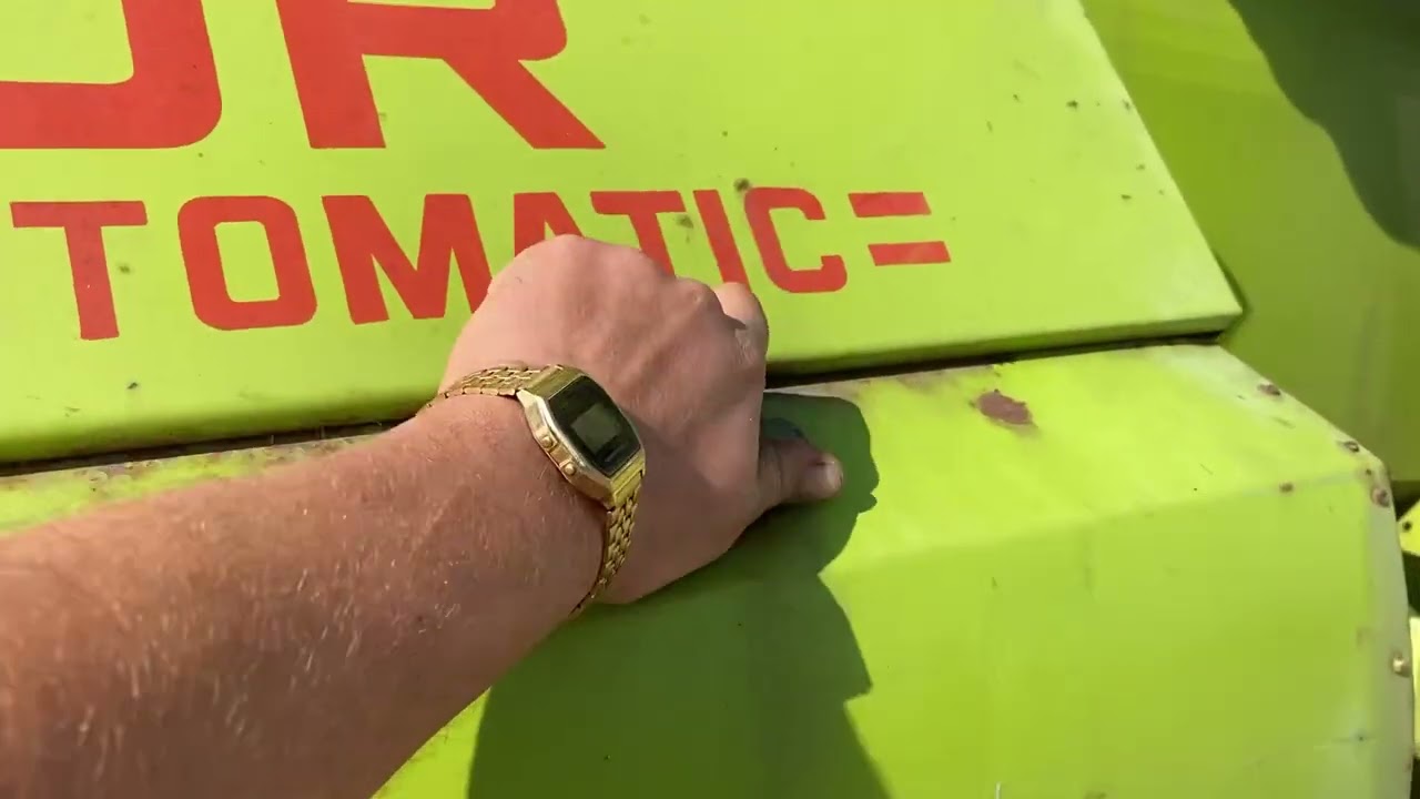 Mietitrebbia trainata Claas Junior