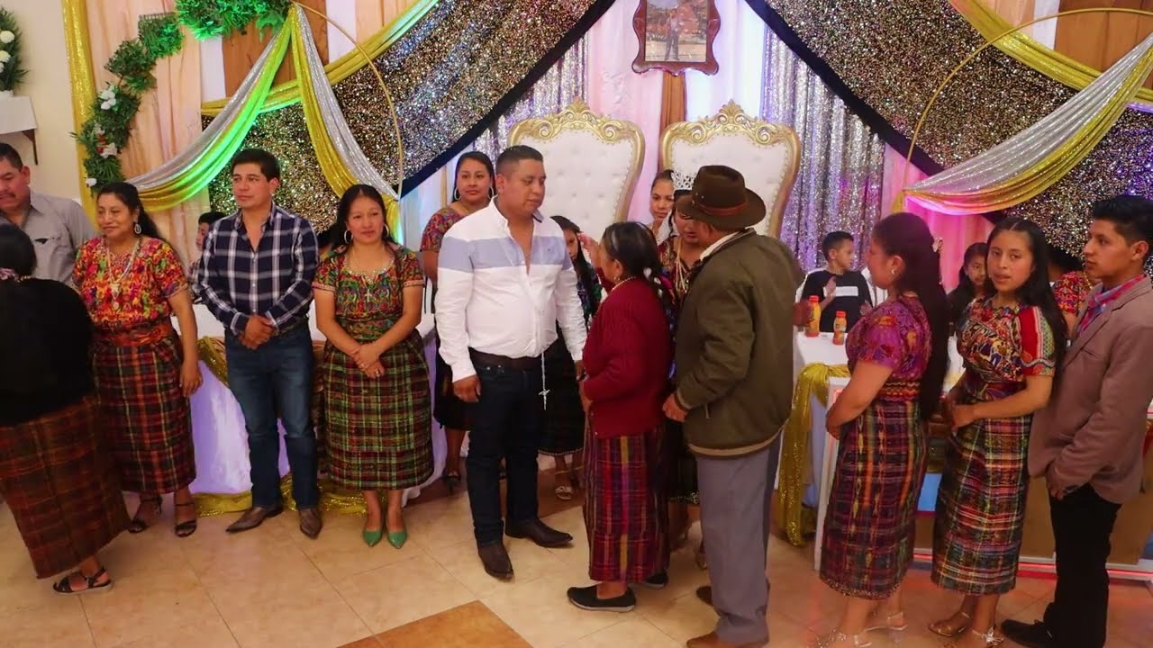 Boda de Andrea y Pedro en Yixchlaq Witz Soloma - (Eugenio Pedro) 2/2
