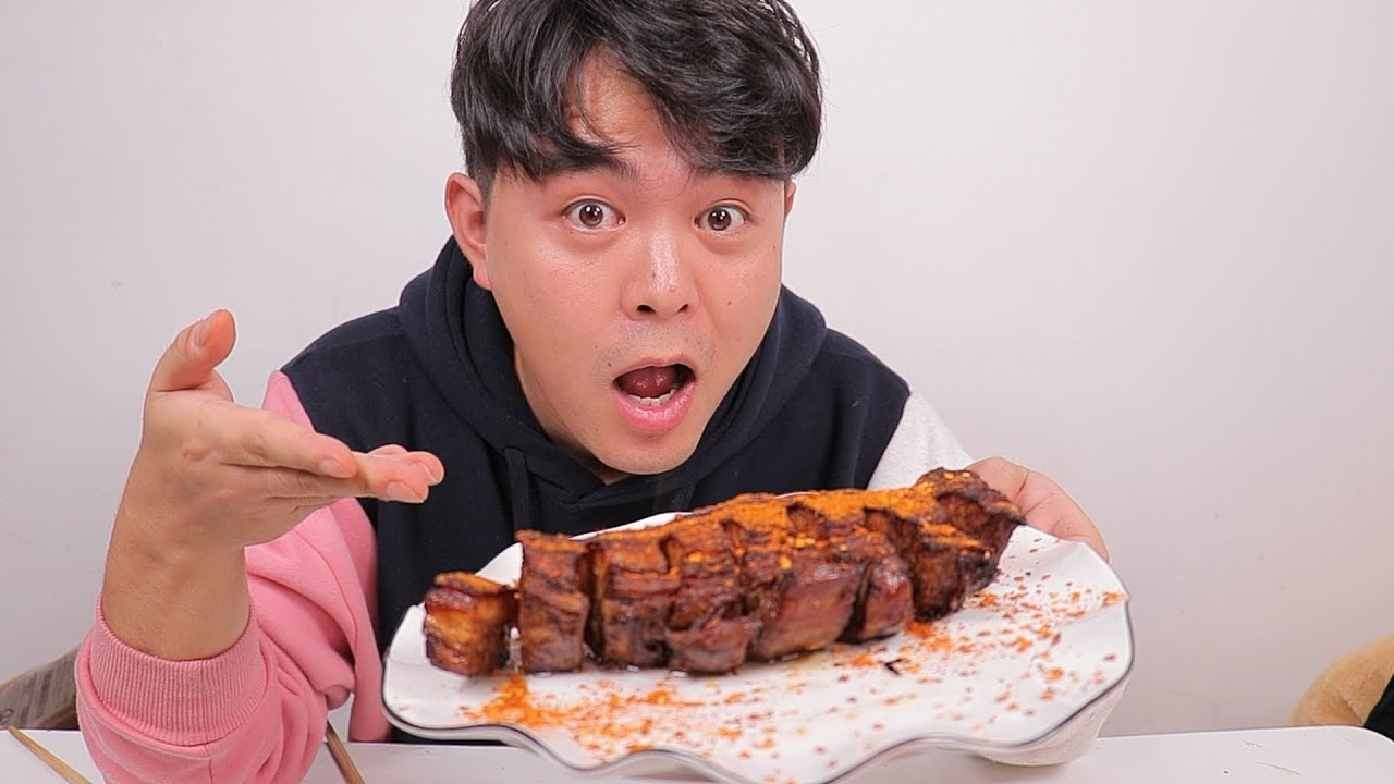 抖音学的&ldquo;脆皮烤五花肉&rdquo;真的好吃吗，一大口下去爆油感觉太爽了