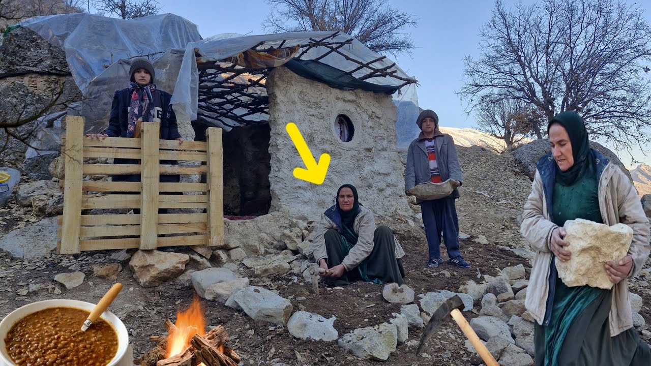Homeless life in a mountain hut | Cooking and trying to survive🗻🔥