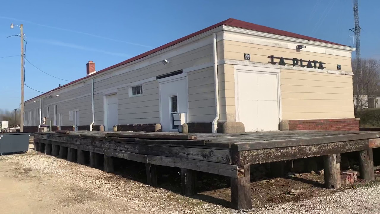 Exterior Tour of Amtrak Station in La Plata, Missouri
