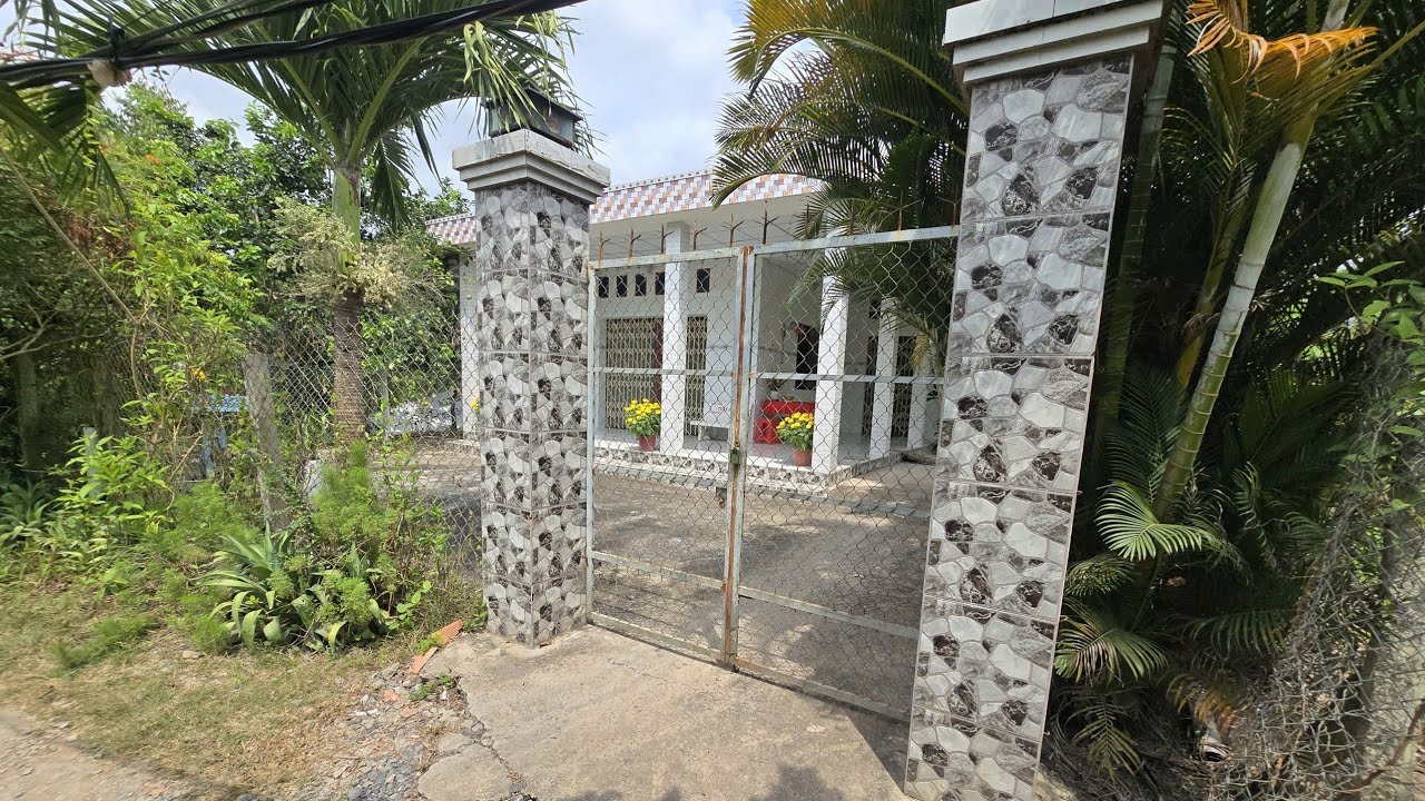 Ms 378 : Bán nhà sân vườn rộng thênh thang có vườn cây 1,100m² thổ cư 300m² ngang 25 ×44 giá 1,5 tỷ