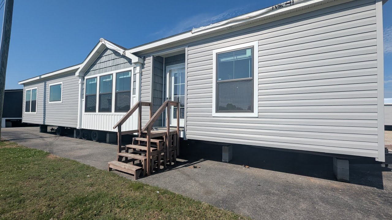 The Abigail II - LUXURY DOUBLEWIDE LIVING - Clayton at Clayton Homes Anniston, AL - Lot Model!