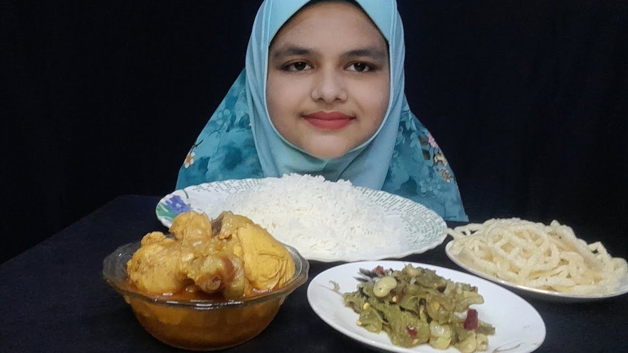 eating chicken curry, sim vorta, paper with rice #eatingshow #foodie 👌