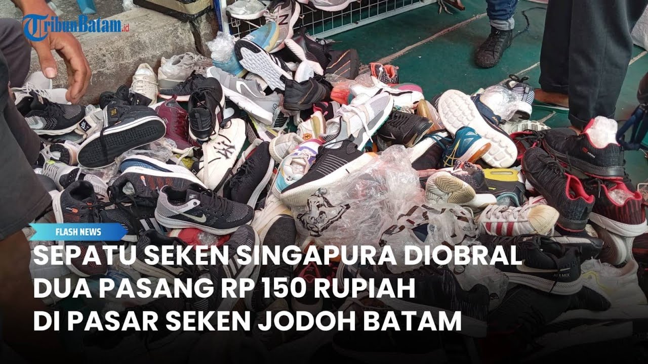 Pasar Seken Jodoh Ramai Dikunjungi Warga, Sepatu Seken diobral Rp 150 rupiah Dua Pasang