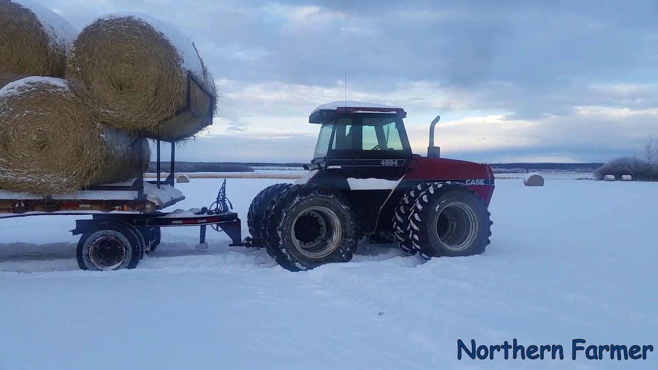 Hauling Straw in the Snow With Old Smokey (Caseih 4694)