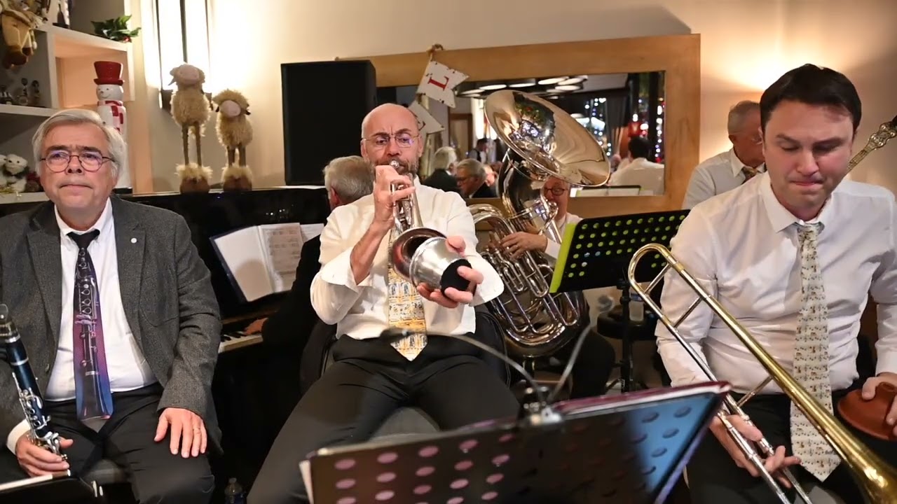 Dixiland Doin's by the Tiny Parade