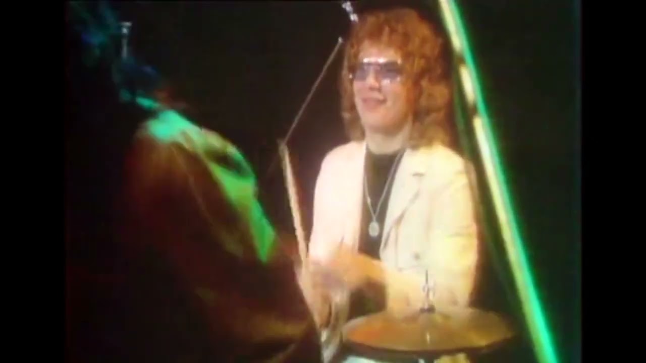Yes Live: 1971 - Yours is No Disgrace (promo video)