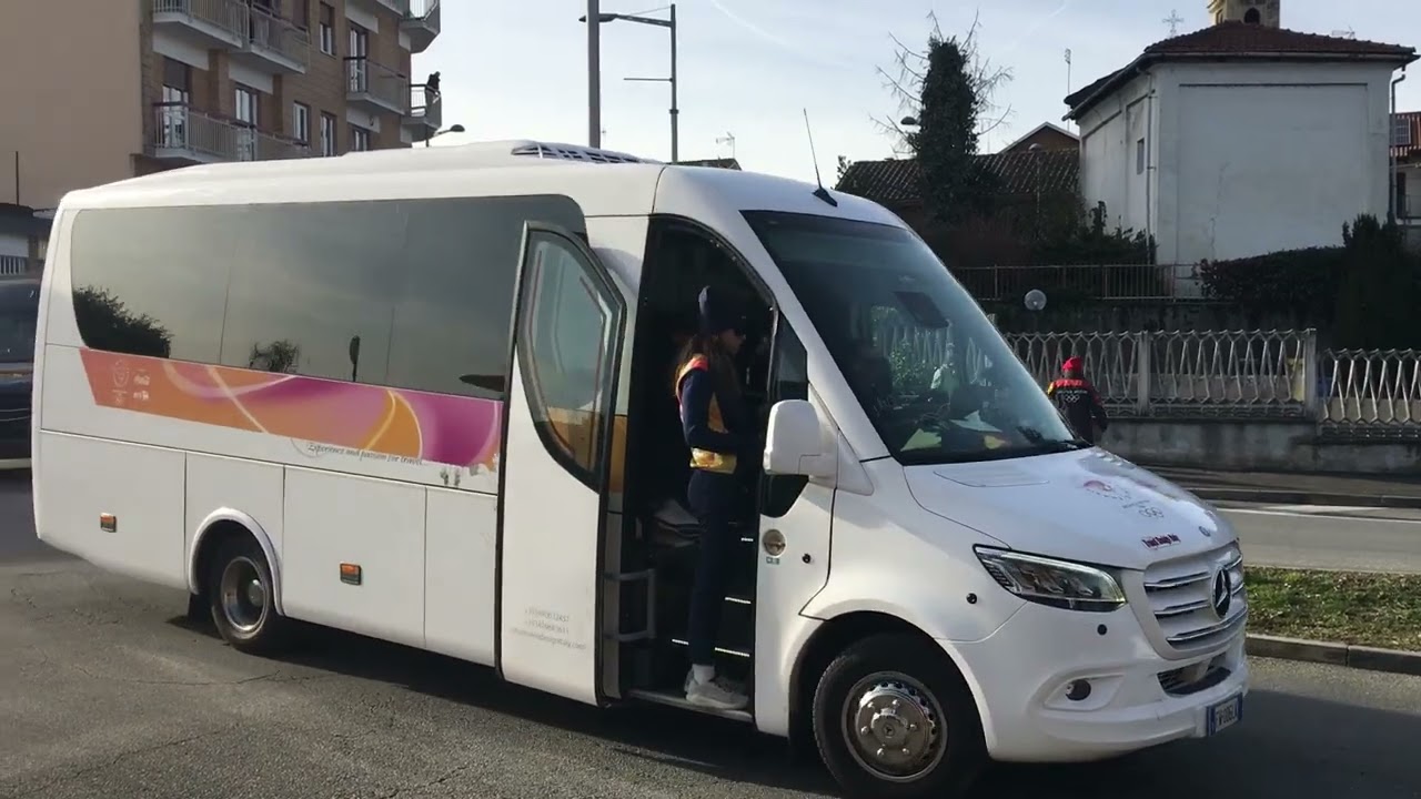 La FIAMMA OLIMPICA a Settimo Torinese! [PARTE4/4]-il tedoforo visto DA VICINOOOO!!!