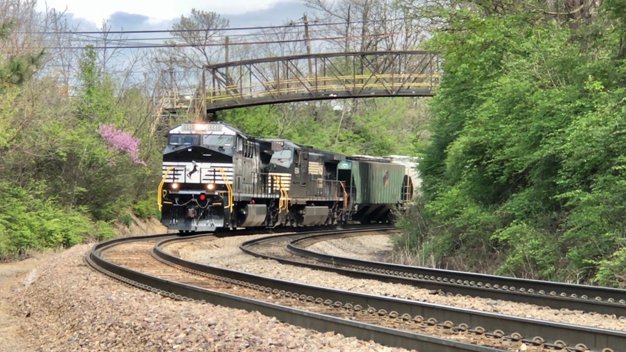 Man Gets Mad At Train & Road Rages Honking Horn, 2 Trains Passing At RR Crossing,Cold Weather Trains