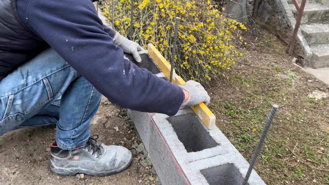 IN CANTIERE CON NOI! Ep.1 - Costruzione Muro in Prismi | ZMS Brescia