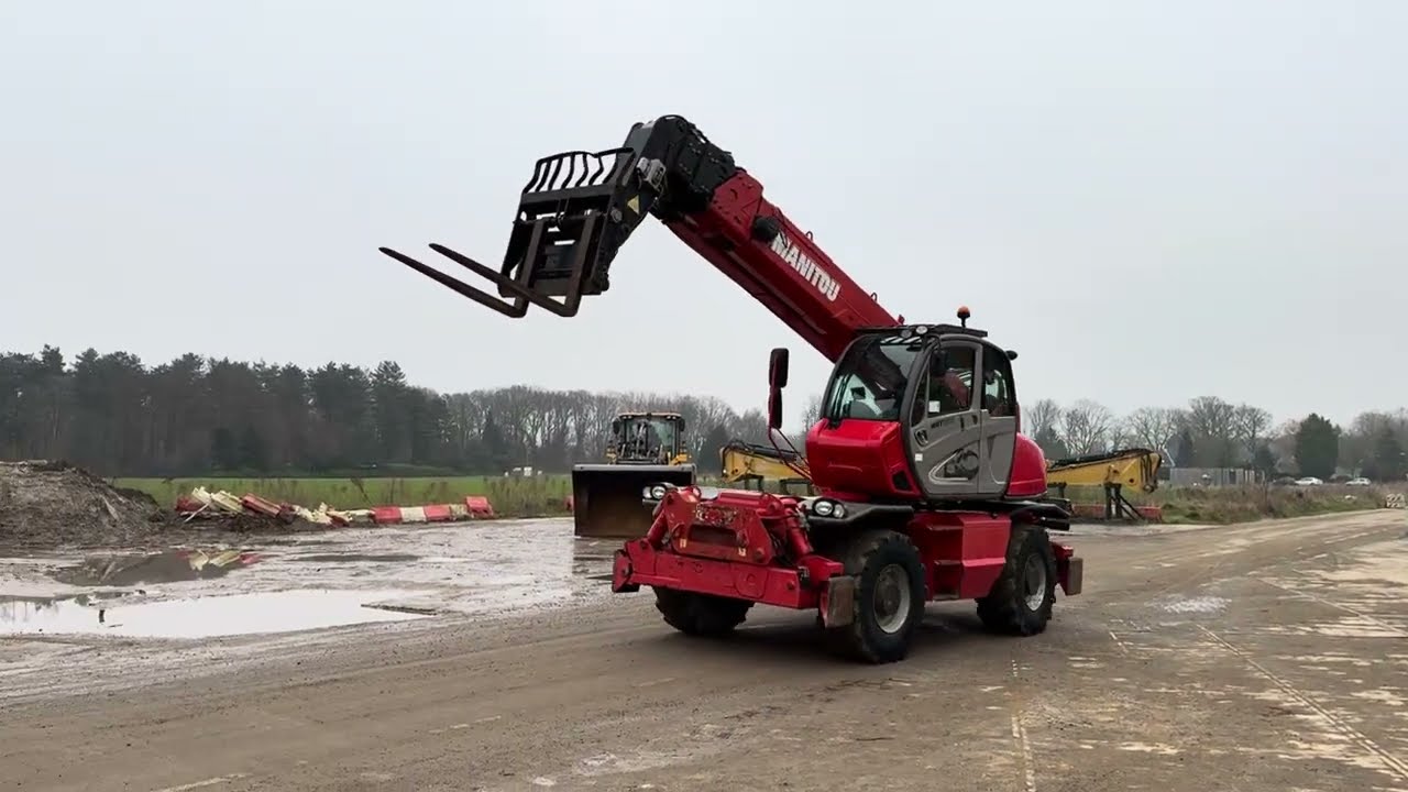 Manitou MRT2150+ AWD Rotating Telehandler - Year: 2015 (Refnr. BM6440)