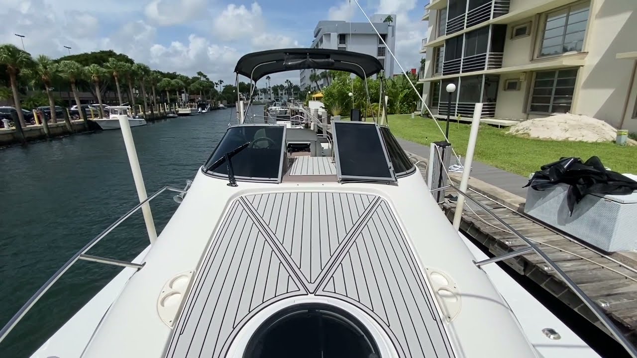 2004 Regal Commodore 2665 w/mercury mag cruiser 300hp (150hrs) **North Miami**