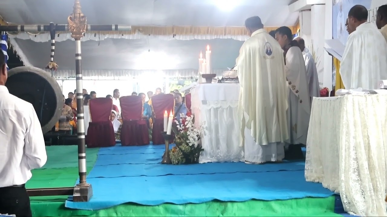 Misa perdana RP.Titus Unagolok.SS.CC dan RD.Marianus Hali Wuwur.PR