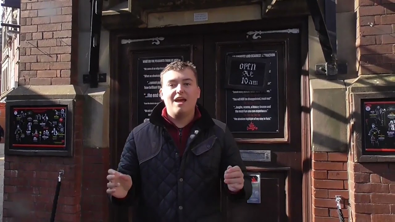 Aaron Challoner - Entertainment Presenter Showreel