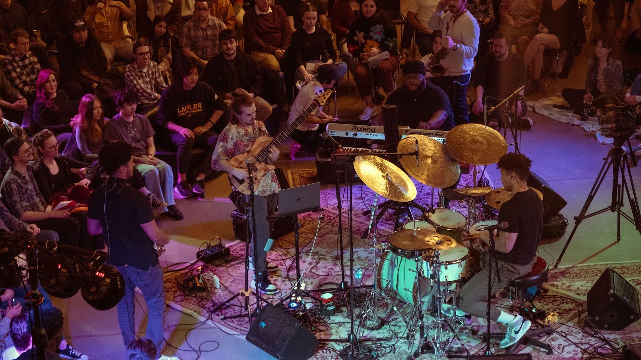Everything Yes - In The Round (LIVE)